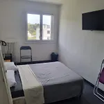 New Cheap Private Room, Kitchen , Overwieuw Sea,Tram On Spot, 12 Minutes From Nice Train Station With Tram , Beach In 17 Min Tram , Chambre Privee Pas Cher, Cuisine Equipee , Tram Sur Place, Apercu Mer, 12 Min De La Gare De Nice Avec Le Tram, 17 Min