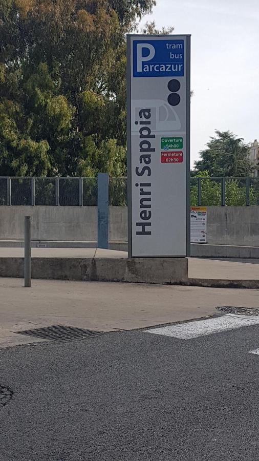 New Cheap Private Room, Kitchen , Overwieuw Sea,tram On Spot, 12 Minutes From Train Station With Tram , In 17 Min Tram , Privee Pas Cher, Cuisine Equipee , Tram Sur Place, Apercu Mer, 12 Min De La Gare De Avec Le Tram, 17 Min Frühstückspension